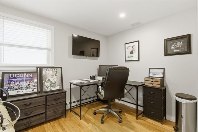 62 Hemenway, Framingham, MA 01701
