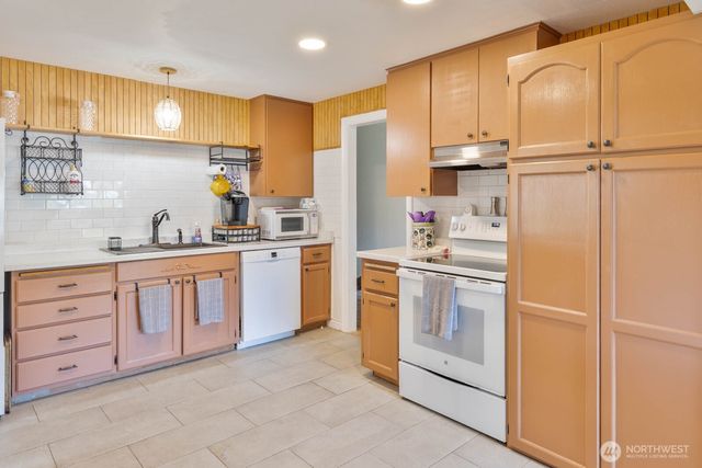 6028 S Prospect Street, Tacoma, WA 98409