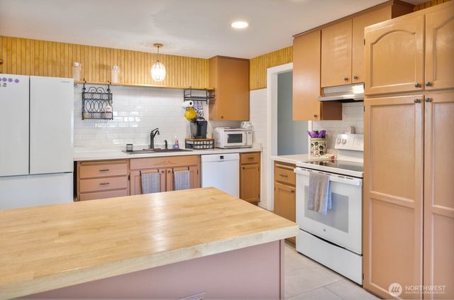 6028 S Prospect Street, Tacoma, WA 98409