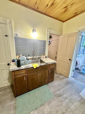 1615 White Rock AVENUE, Waukesha, WI 53186