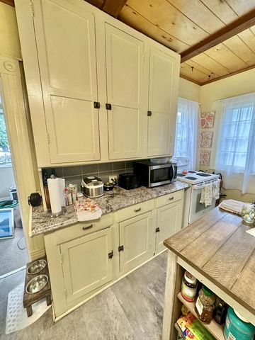 1615 White Rock AVENUE, Waukesha, WI 53186