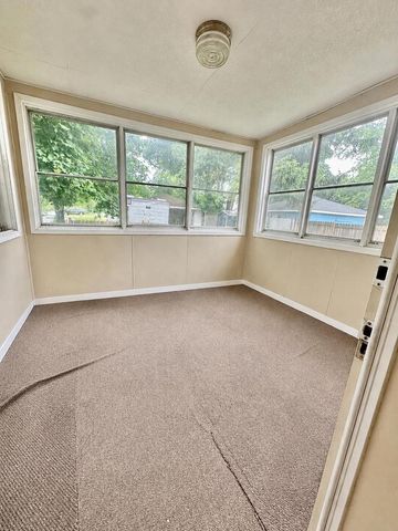 1615 White Rock AVENUE, Waukesha, WI 53186
