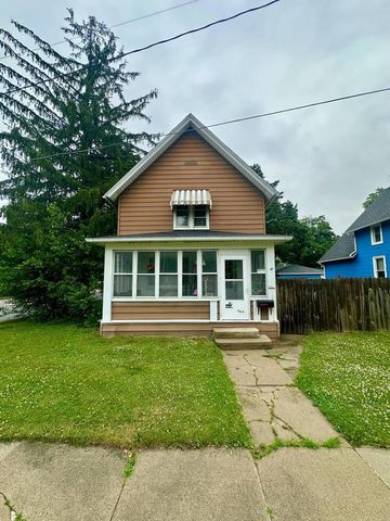 1615 White Rock AVENUE, Waukesha, WI 53186