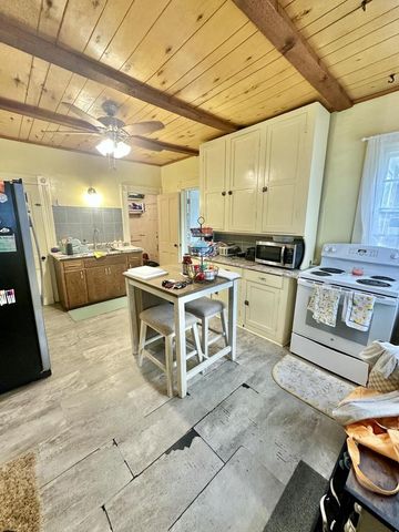 1615 White Rock AVENUE, Waukesha, WI 53186
