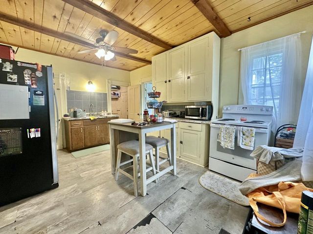 1615 White Rock AVENUE, Waukesha, WI 53186