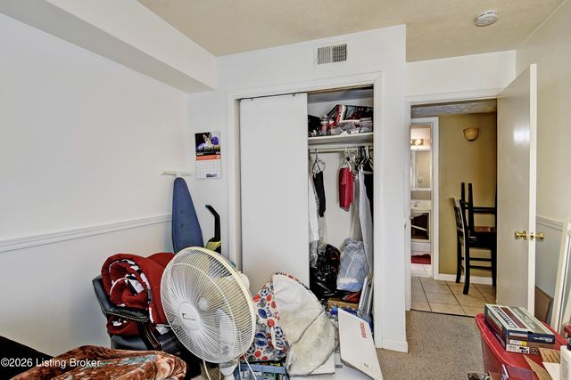 1935 Gardiner Ln E70, Louisville, KY 40205