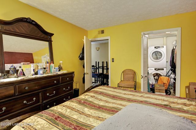 1935 Gardiner Ln E70, Louisville, KY 40205