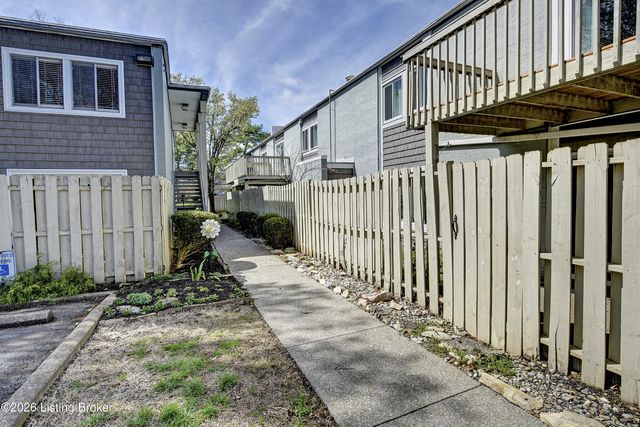 1935 Gardiner Ln E70, Louisville, KY 40205