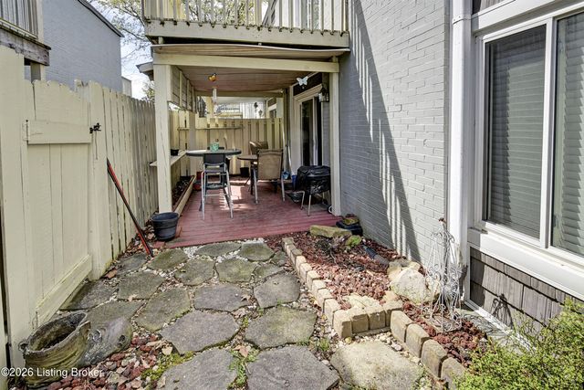 1935 Gardiner Ln E70, Louisville, KY 40205
