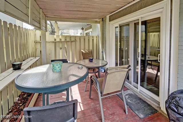 1935 Gardiner Ln E70, Louisville, KY 40205
