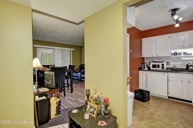 1935 Gardiner Ln E70, Louisville, KY 40205
