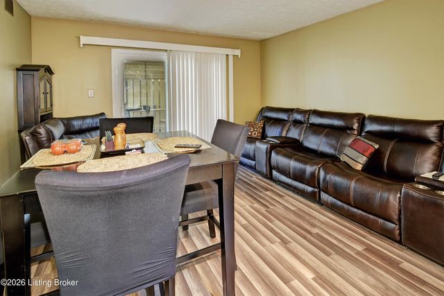 1935 Gardiner Ln E70, Louisville, KY 40205