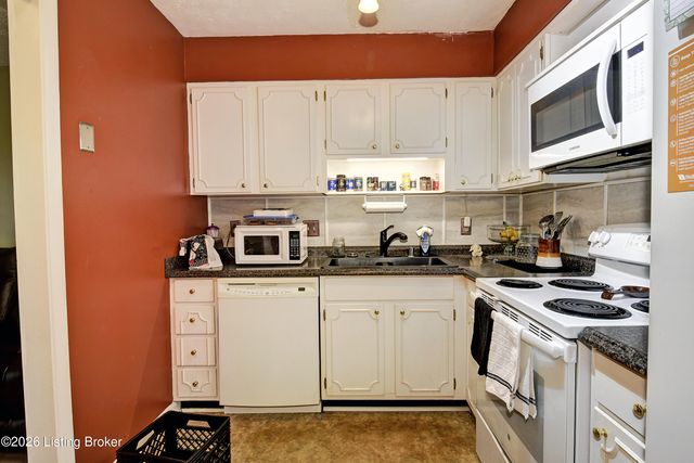 1935 Gardiner Ln E70, Louisville, KY 40205