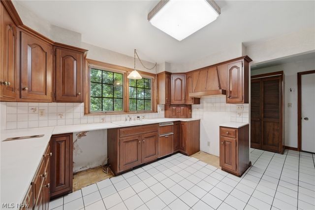 776 Perry Avenue, Ravenna, OH 44266