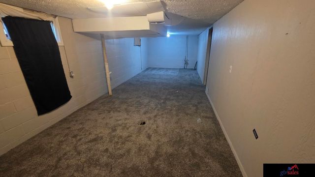 3747 N 38 Street, Omaha, NE 68111