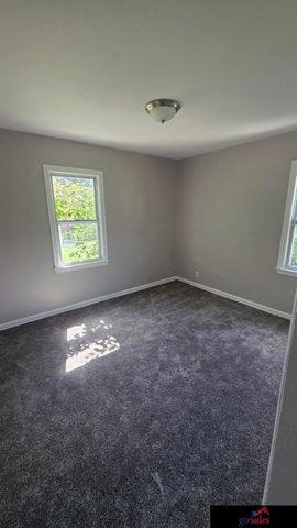 3747 N 38 Street, Omaha, NE 68111
