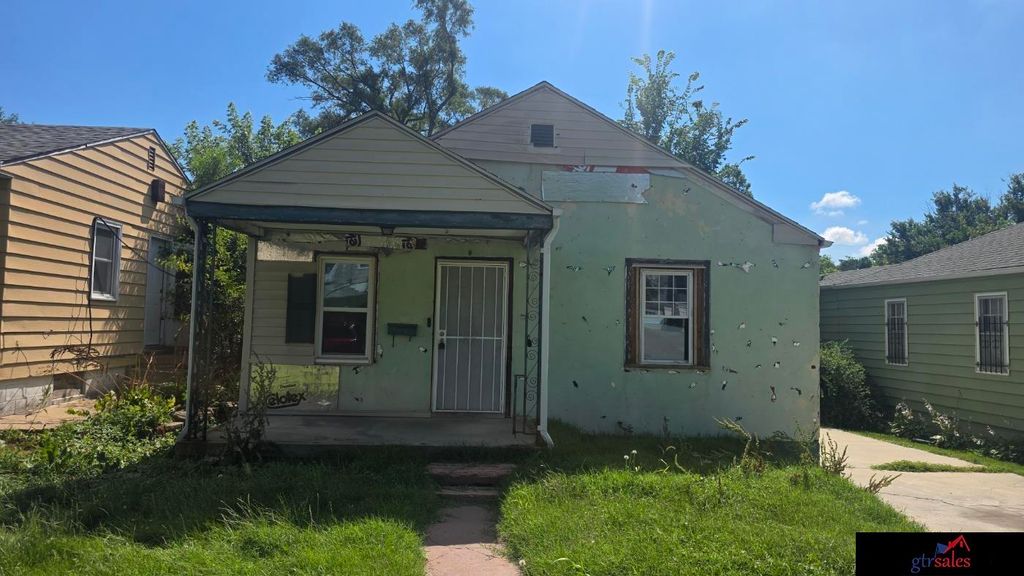 3747 N 38 Street, Omaha, NE 68111