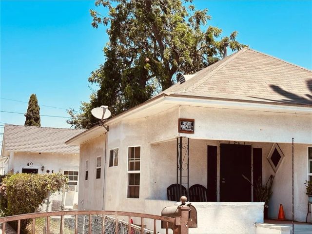 1261 E 48th Street, Los Angeles, CA 90011