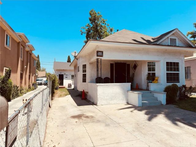 1261 E 48th Street, Los Angeles, CA 90011