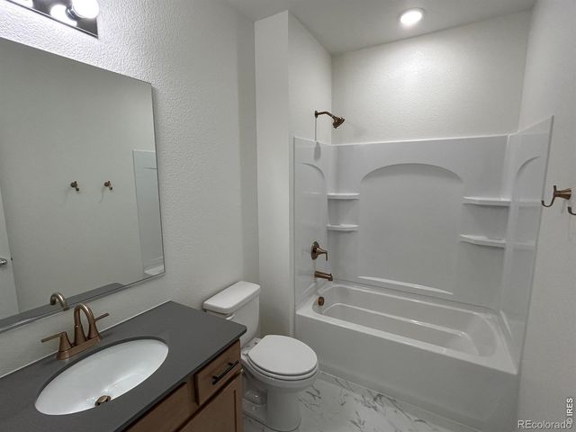 510 Gavin Court, Hudson, CO 80642