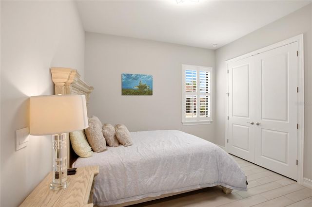 617 MARAVIYA BOULEVARD, Nokomis, FL 34275