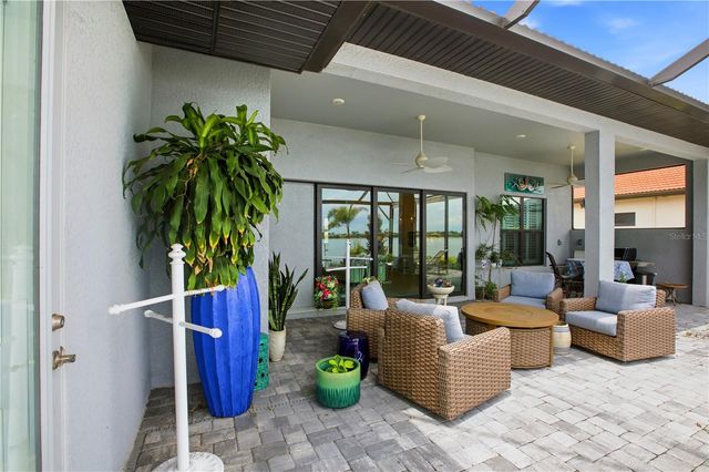 617 MARAVIYA BOULEVARD, Nokomis, FL 34275
