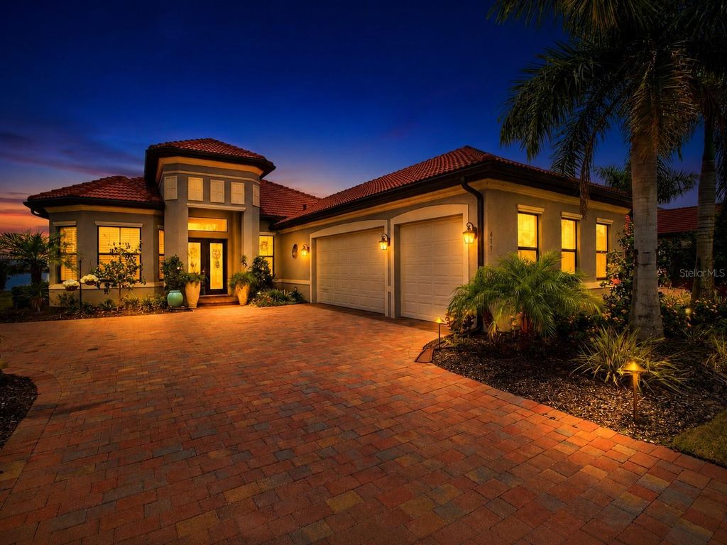 617 MARAVIYA BOULEVARD, Nokomis, FL 34275