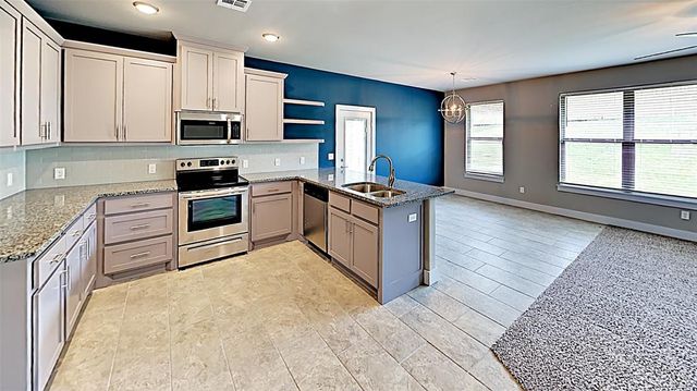 4617 Wagner Lake Drive, Yukon, OK 73099