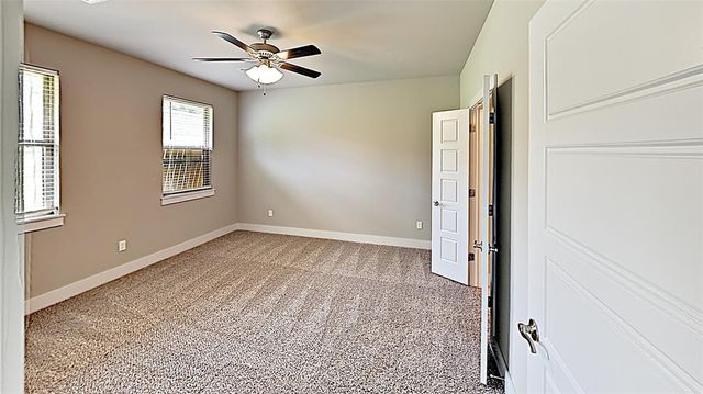 4617 Wagner Lake Drive, Yukon, OK 73099