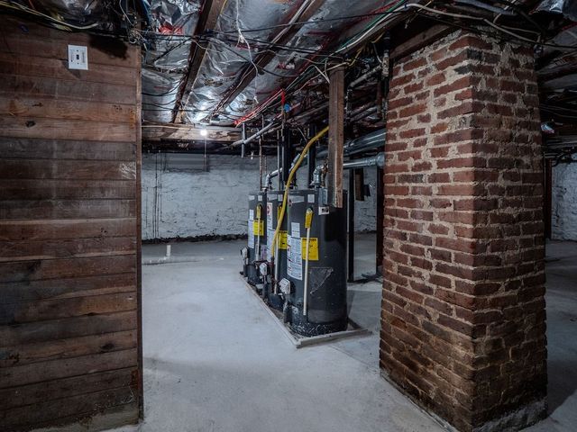 12 Ives St, Worcester, MA 01603