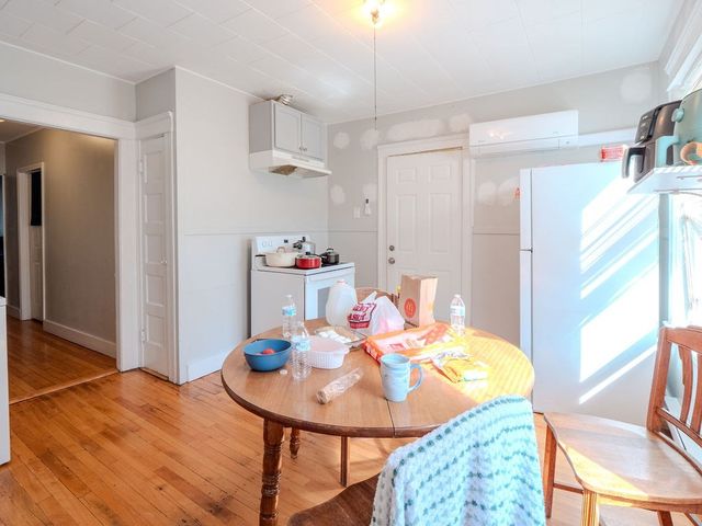 12 Ives St, Worcester, MA 01603