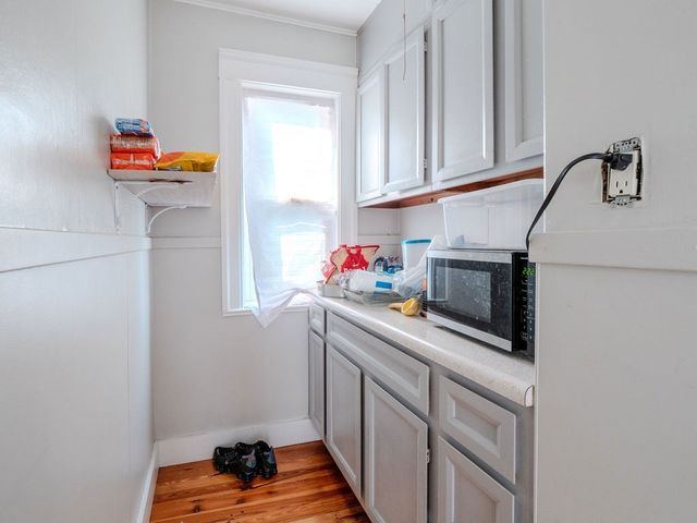 12 Ives St, Worcester, MA 01603