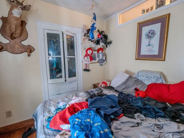 12 Ives St, Worcester, MA 01603