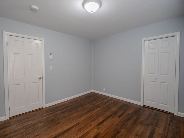 12 Ives St, Worcester, MA 01603