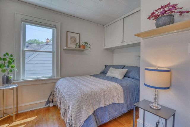 1406 E Kensington BOULEVARD, Shorewood, WI 53211