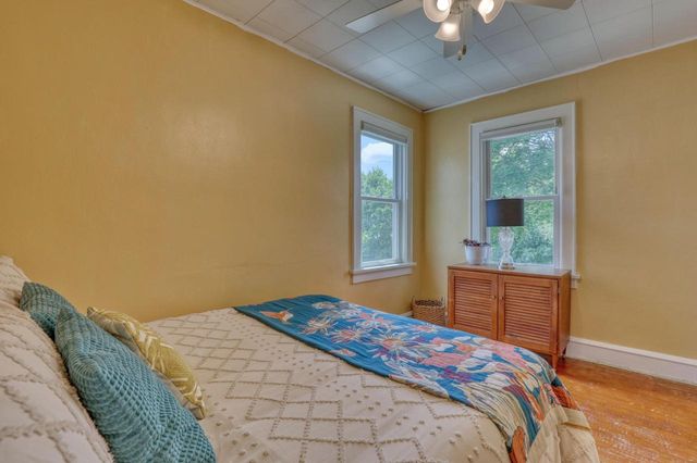 1406 E Kensington BOULEVARD, Shorewood, WI 53211