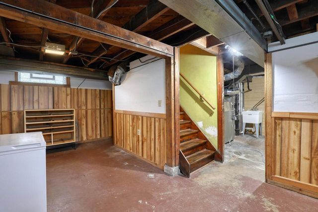 1406 E Kensington BOULEVARD, Shorewood, WI 53211