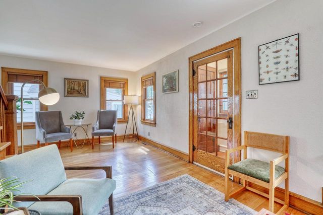 1406 E Kensington BOULEVARD, Shorewood, WI 53211