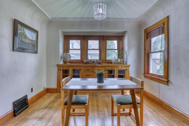 1406 E Kensington BOULEVARD, Shorewood, WI 53211