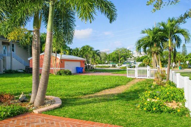 11855 1ST STREET E, Treasure Island, FL 33706
