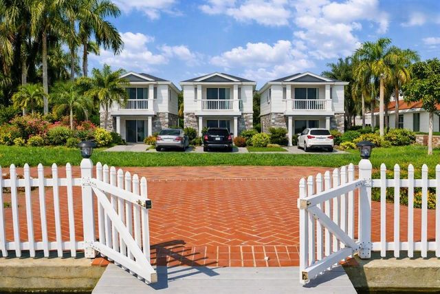 11855 1ST STREET E, Treasure Island, FL 33706