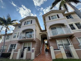 8936 W Flagler Street 201, Miami, FL 33174