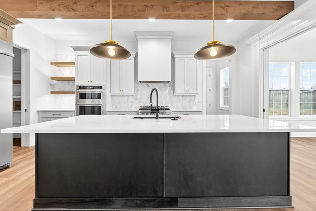 3290 Briarwood Lane, Lewis Center, OH 43035