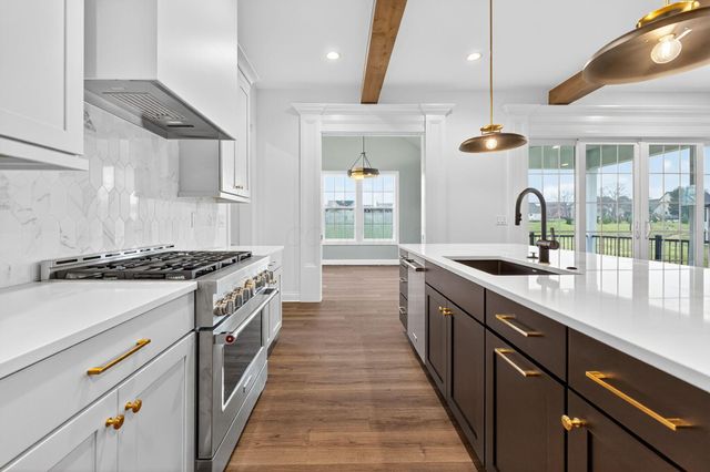 3290 Briarwood Lane, Lewis Center, OH 43035