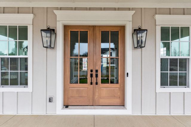 3290 Briarwood Lane, Lewis Center, OH 43035