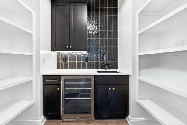 3290 Briarwood Lane, Lewis Center, OH 43035