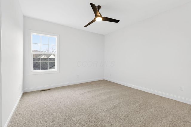 3290 Briarwood Lane, Lewis Center, OH 43035