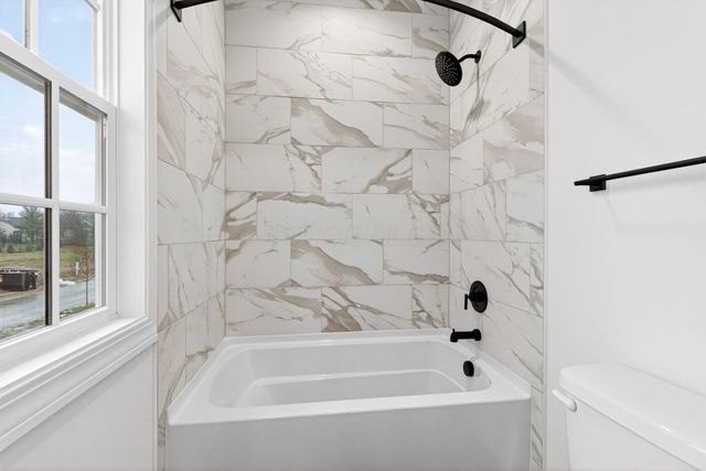 3290 Briarwood Lane, Lewis Center, OH 43035