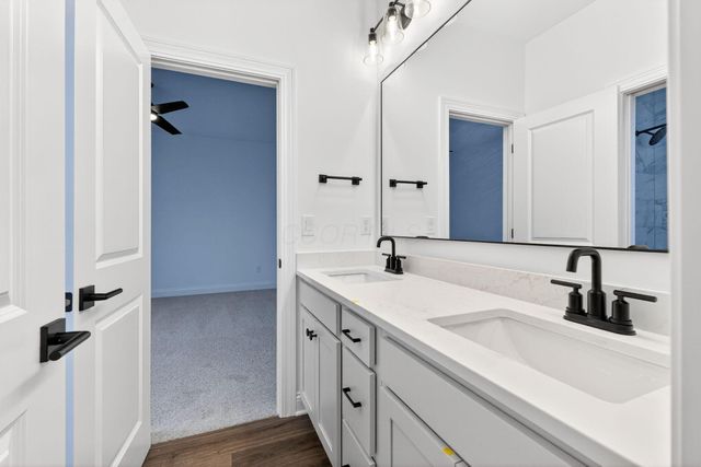 3290 Briarwood Lane, Lewis Center, OH 43035