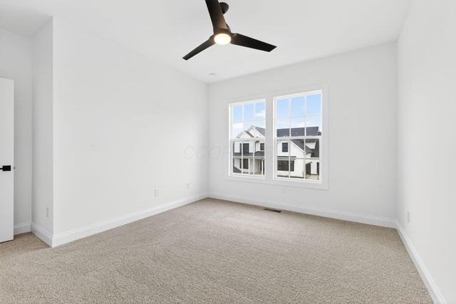 3290 Briarwood Lane, Lewis Center, OH 43035